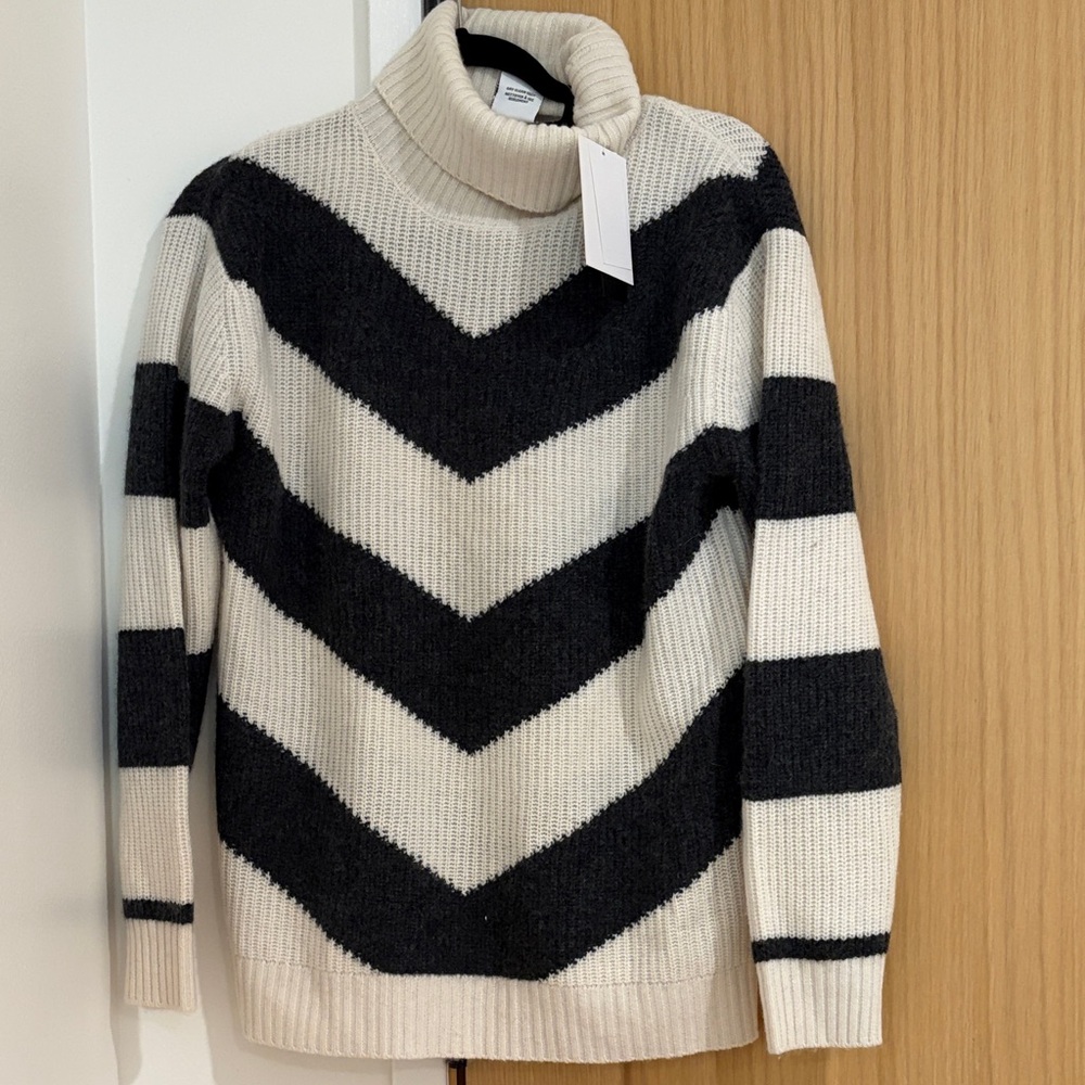 Magaschoni Cream and Black Geometric Turtleneck Sweater